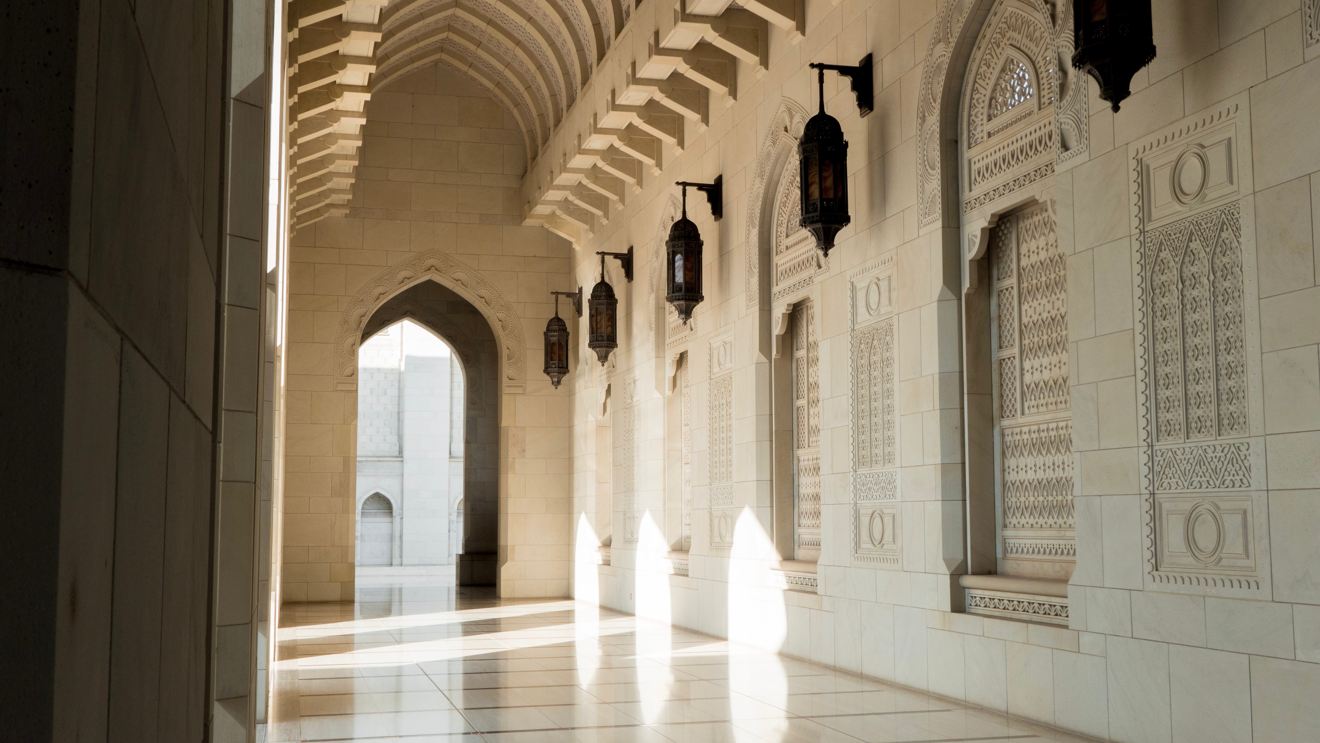 Oman in Discussions with Regional Banks to Refinance its USD 2.2 Billion Loan